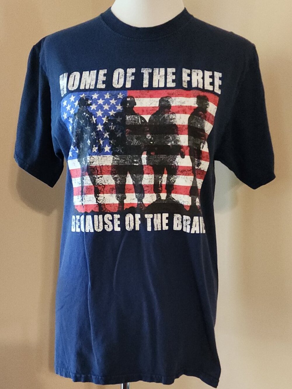 HOME OF THE FREE BECAUSE OF THE BRAVE T-Shirt Med Unisex 100% Cotton